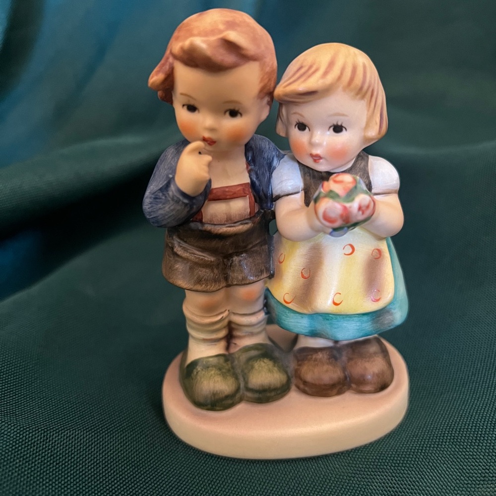 Hummel boy and girl #220